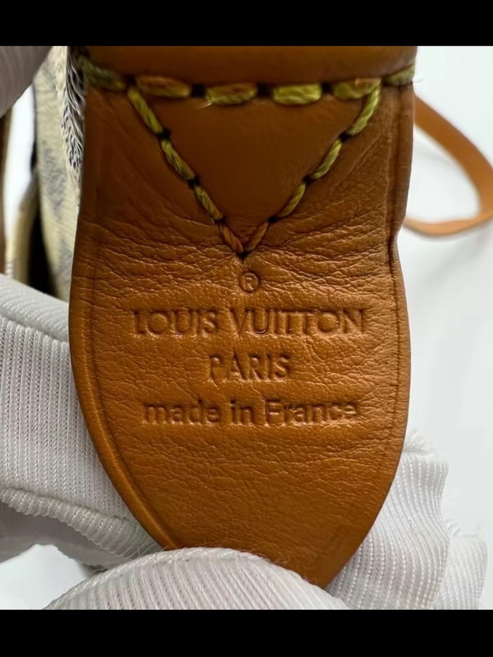 Louis Vuitton Beige/Gray Damier Azur Totally MM - Picture 3 of 14